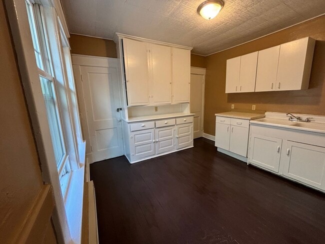 1108 E Lake Rd in Erie, PA - Building Photo - Building Photo