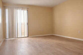 8529 Hearth Dr in Houston, TX - Building Photo - Building Photo