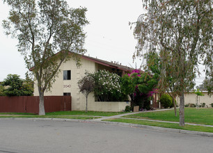 2040 S Sprague Ln in Anaheim, CA - Building Photo - Building Photo