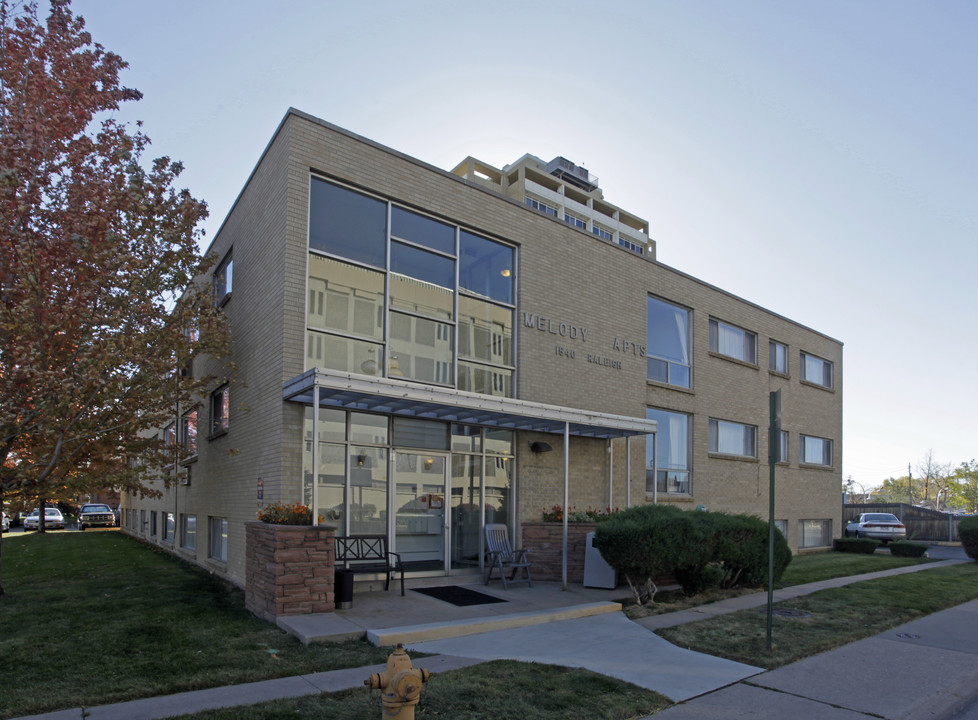 Harmony & Melody Apartments in Denver, CO - Foto de edificio