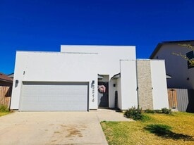 2214 Durazno Ct in Laredo, TX - Building Photo