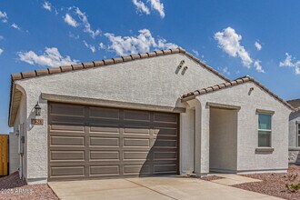 7428 E Cozy Cottage Ln in Queen Creek, AZ - Building Photo - Building Photo