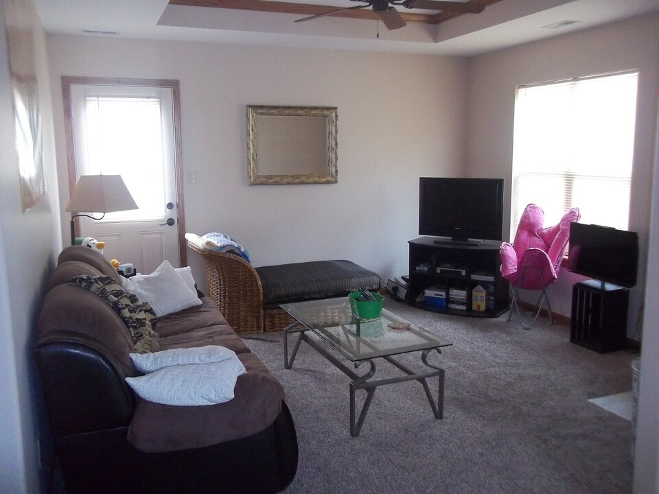 530 Bertrand St in Manhattan, KS - Building Photo