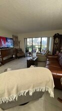 719 Sunny Pine Way in Greenacres, FL - Building Photo - Building Photo