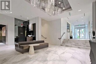 6 Parkwood Ave in Toronto, ON - Building Photo - Building Photo