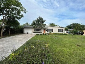 6000 13th St N in St. Petersburg, FL - Building Photo
