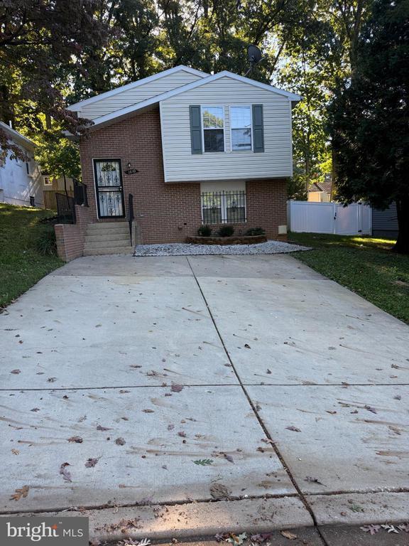 property at 1610 Opus Ave
