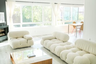 10823 Camarillo St, Unit 10823 in North Hollywood, CA - Building Photo