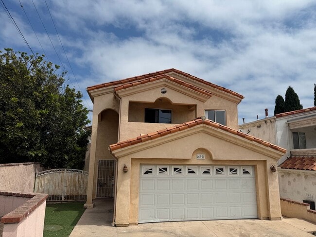 property at 690 W 23rd St