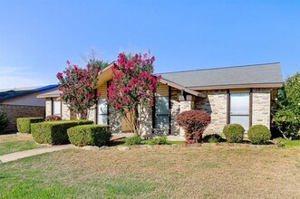 3017 Rockett Dr in Carrollton, TX - Building Photo - Building Photo