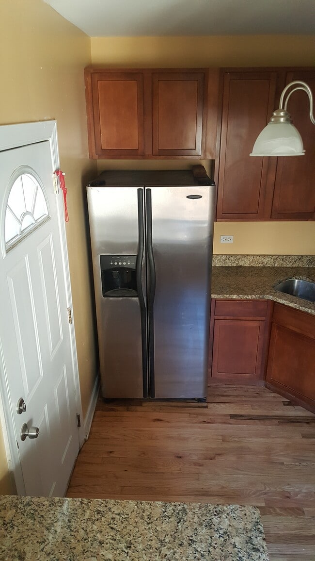 property at 2243 W Rosemont Ave