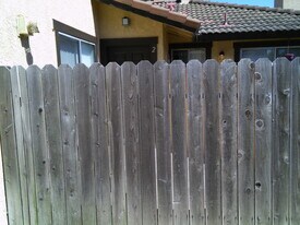404 W Barton Ave in Lompoc, CA - Building Photo