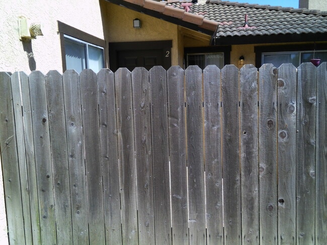 404 W Barton Ave