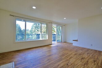 17305 Dayton Ave in Shoreline, WA - Building Photo - Building Photo