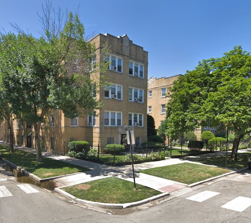 4902 N Saint Louis Ave in Chicago, IL - Building Photo