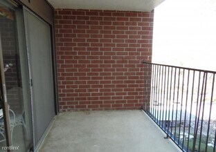 1100 Clarendon St in Fayetteville, NC - Building Photo - Building Photo