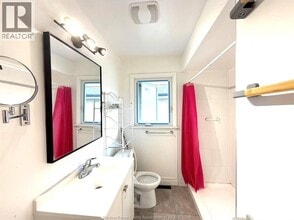 3863 Longfellow Ave in Windsor, ON - Building Photo - Building Photo