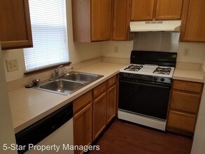 219 Tanglewood Dr-Unit -Apt. A in Goshen, IN - Foto de edificio - Building Photo