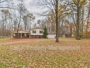 874 Pleasant St in Warren, OH - Building Photo - Building Photo