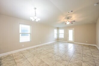 11322 Charismatic in San Antonio, TX - Building Photo - Building Photo