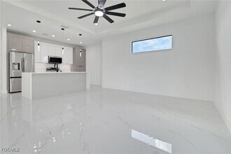 928 NE 8th Pl in Cape Coral, FL - Foto de edificio - Building Photo