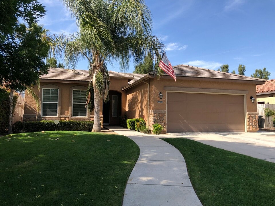 11606 Starlight Dr in Bakersfield, CA - Building Photo