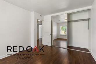8740 Belford Ave in Los Angeles, CA - Building Photo - Building Photo