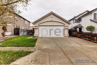 983 Arapaho Dr in Gilroy, CA - Building Photo - Building Photo