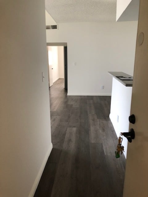 1339 N Sycamore Ave, Unit 313 in Los Angeles, CA - Foto de edificio - Building Photo