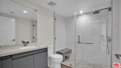 846 S Mariposa Ave in Los Angeles, CA - Building Photo - Building Photo