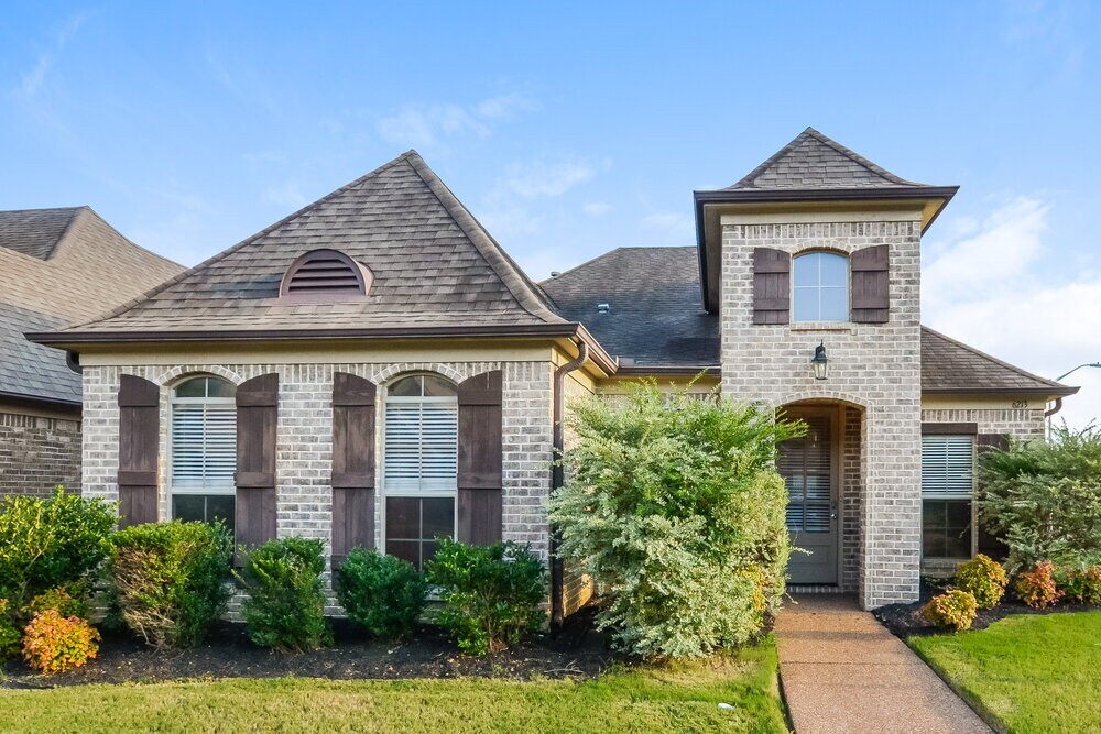 6213 Arlington Ln in Olive Branch, MS - Building Photo