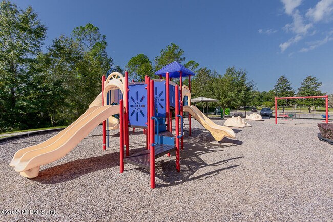 4599 Plantation Oaks Blvd in Orange Park, FL - Building Photo - Building Photo