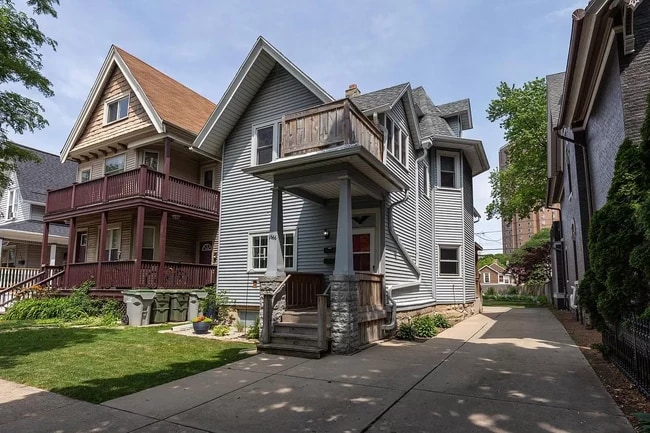 1666 N Humboldt Ave in Milwaukee, WI - Building Photo - Building Photo