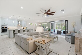 11012 Castlereagh St in Ft. Myers, FL - Foto de edificio - Building Photo