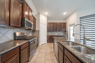 3914 Brazos Bend in San Antonio, TX - Building Photo - Building Photo
