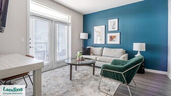 14015 Univ Pass in San Antonio, TX - Building Photo