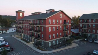 81 Ralston St Apartments
