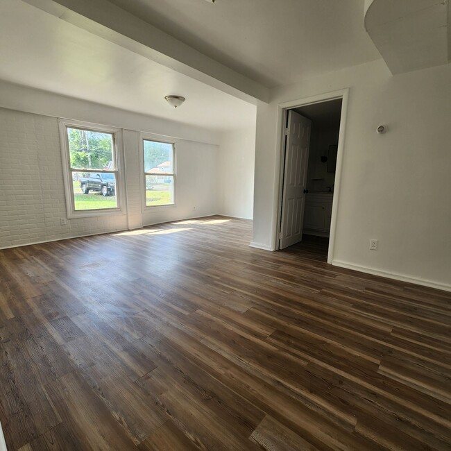 170 W 2nd St, Unit 2