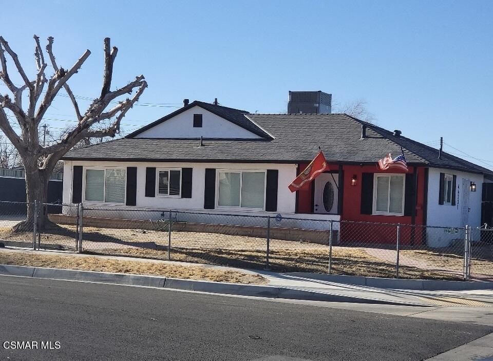 44231 Glenraven Rd in Lancaster, CA - Building Photo
