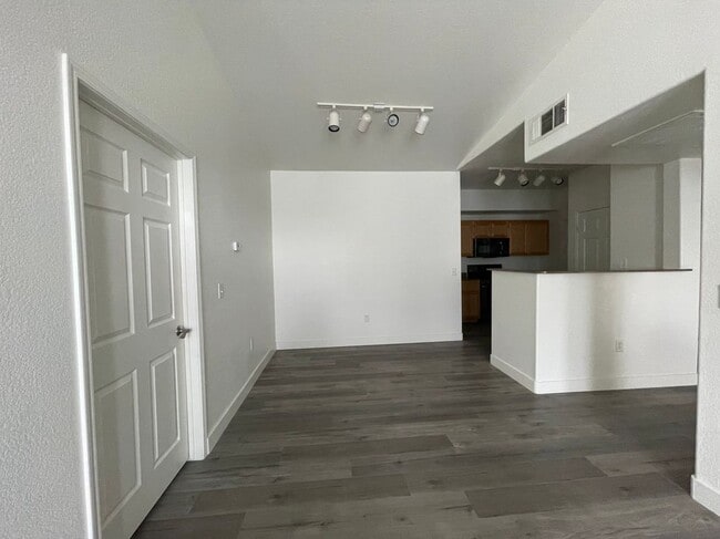 9975 Peace Way in Las Vegas, NV - Building Photo - Building Photo