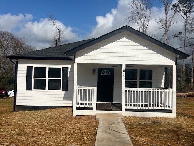 1215 Lake Ave in Griffin, GA - Building Photo