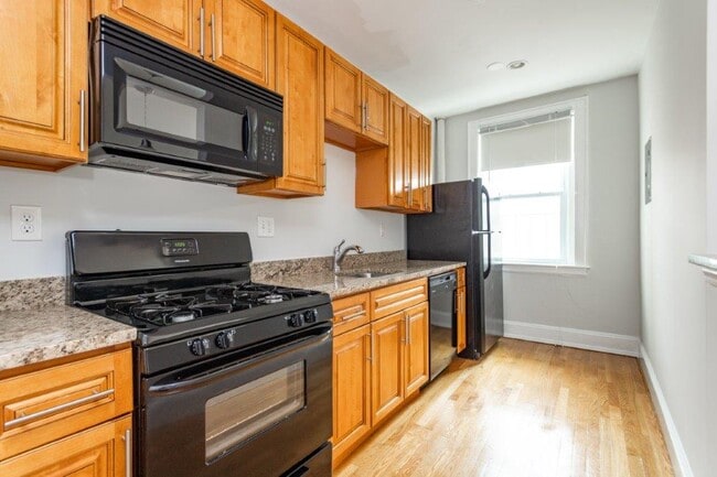 142 Highland Ave, Unit 20 in Somerville, MA - Building Photo - Building Photo
