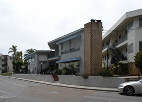 3980 Crown Point Dr in San Diego, CA - Building Photo