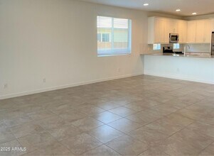 18828 W Canterbury Dr in Surprise, AZ - Building Photo - Building Photo