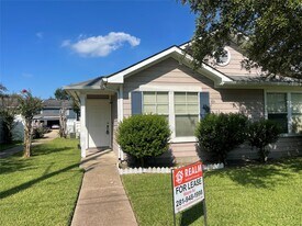 3759 E Traditions Ct in Houston, TX - Building Photo