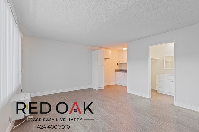 property at 7466 Rosemead Blvd