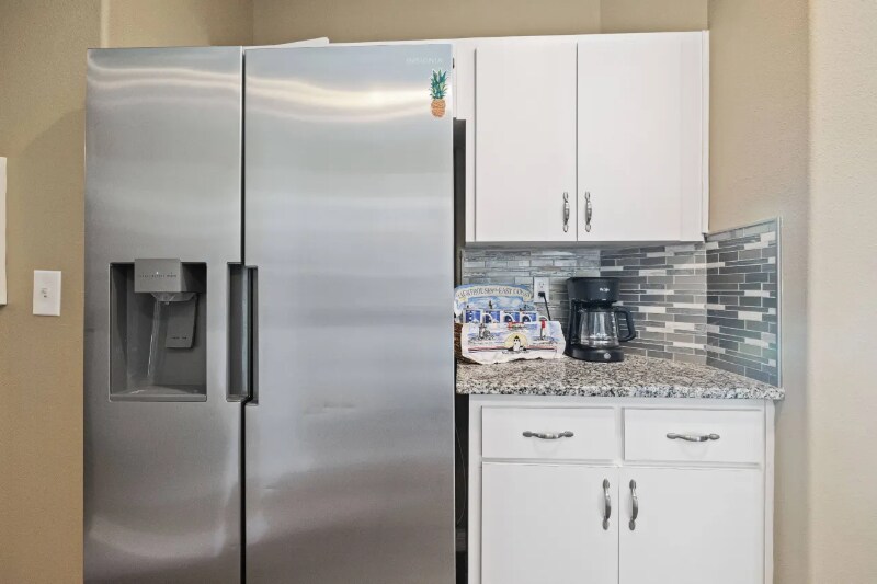 9599 Northcliffe Blvd in Spring Hill, FL - Building Photo