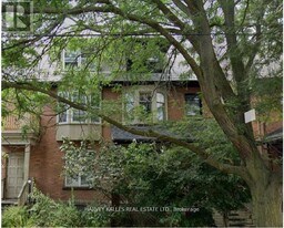 676 Huron St in Toronto, ON - Building Photo