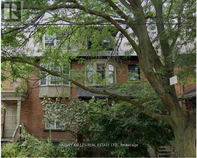 property at 676 Huron St