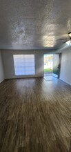 Hillside Apartments in Huntsville, TX - Foto de edificio - Building Photo